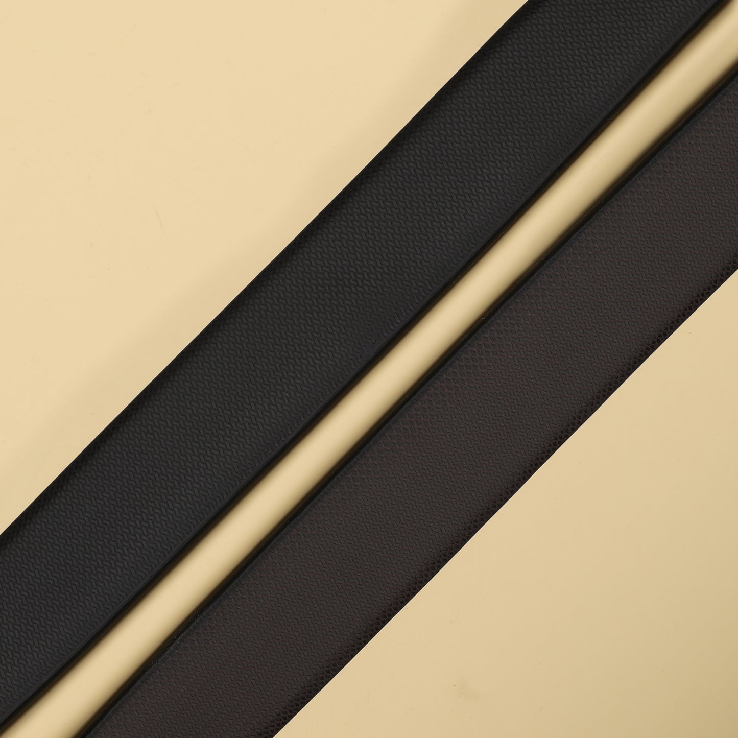 Polished Crest Buckle Belt