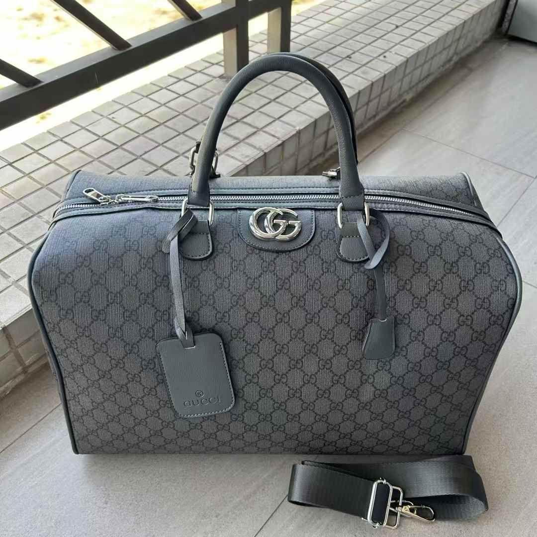 Gucci GG Supreme Duffle Bag (Black Edition)