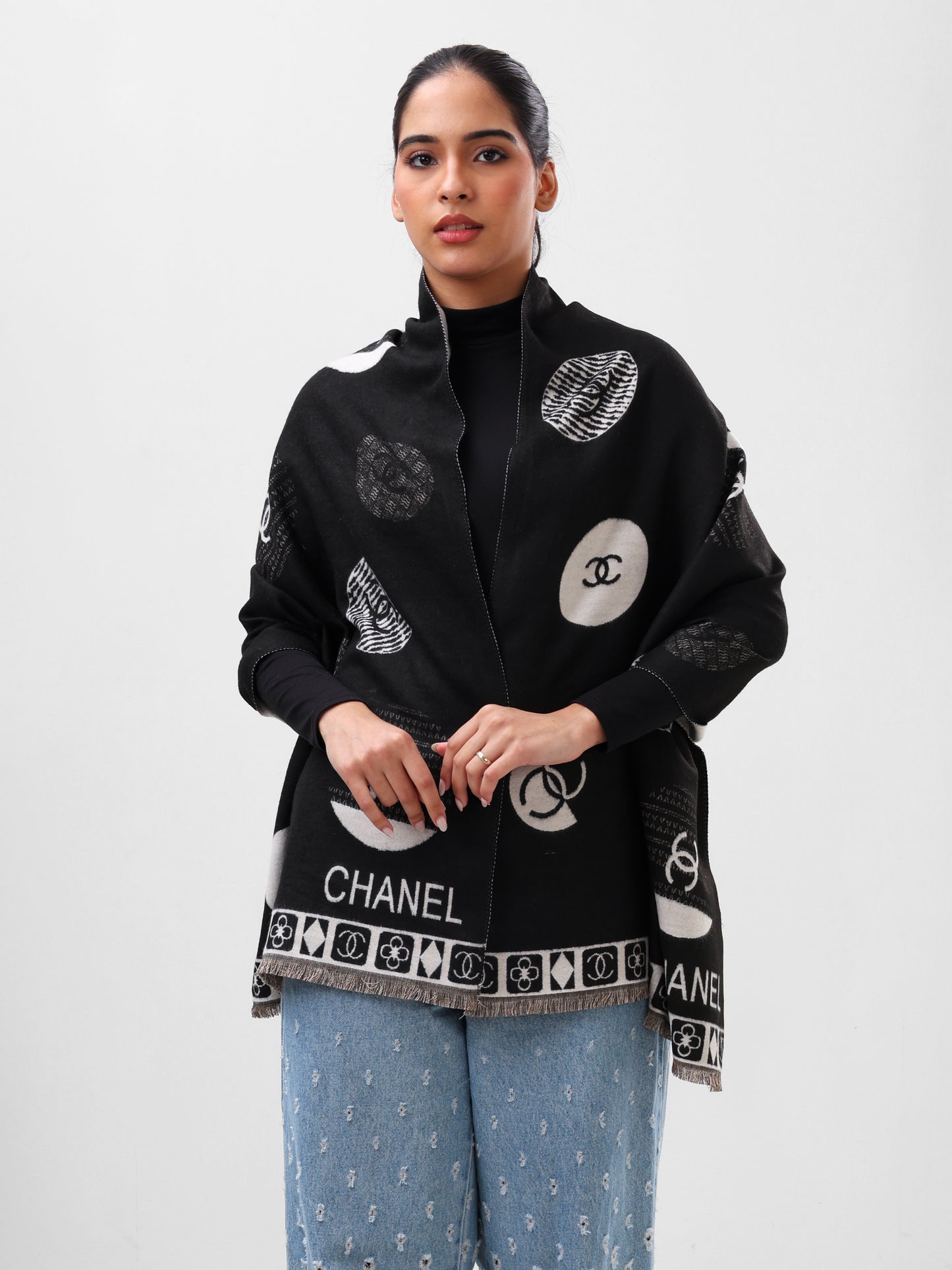 Noir Icon Border Scarf