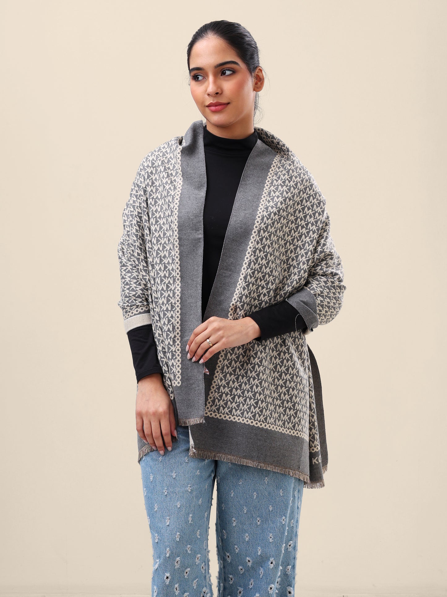 Stone Monogram Border Wrap