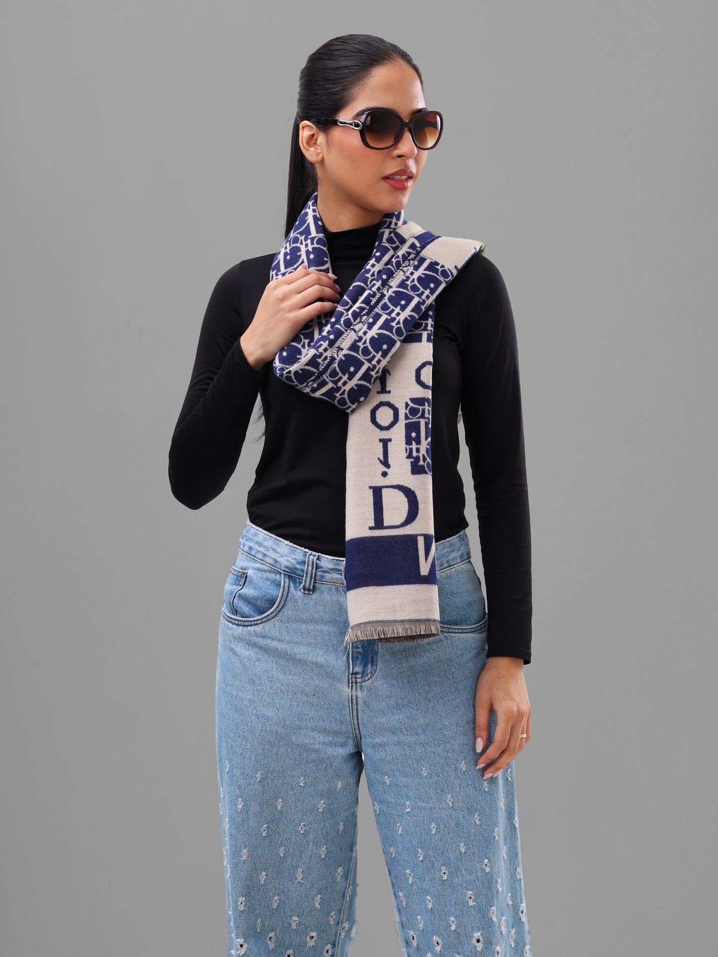 Bold Logo Weave Scarf
