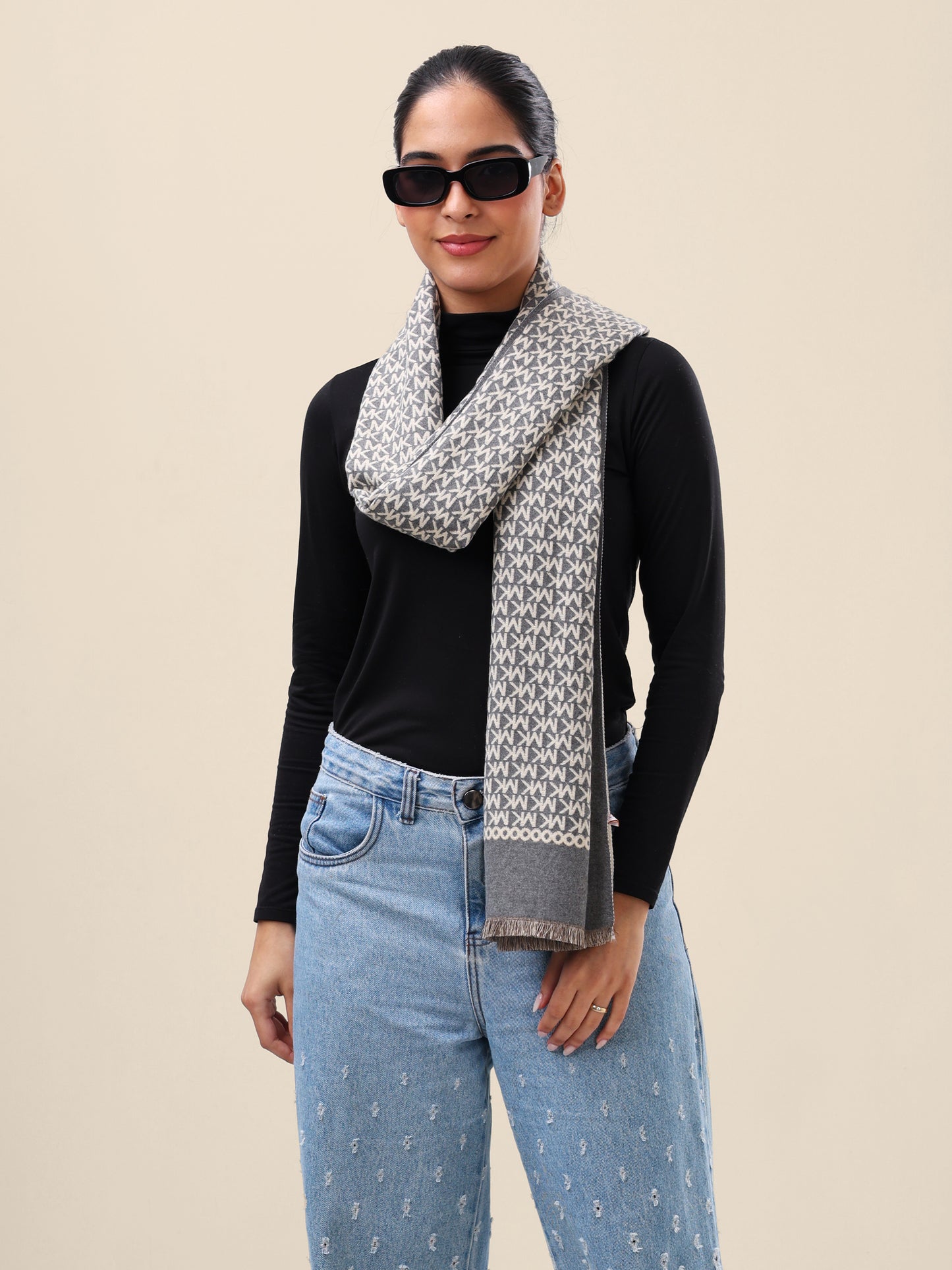 Stone Monogram Border Wrap