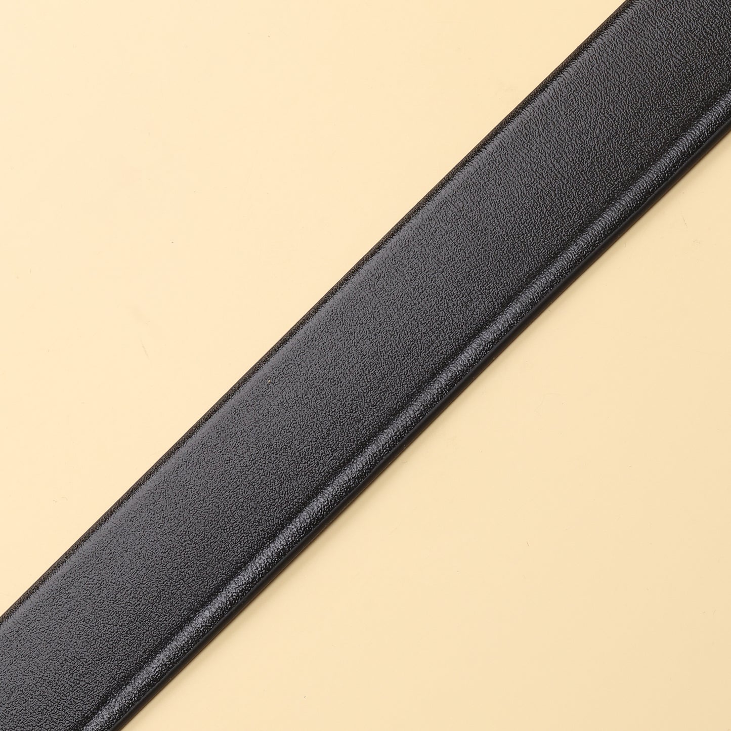 Black "G" Buckle Leather Belt
