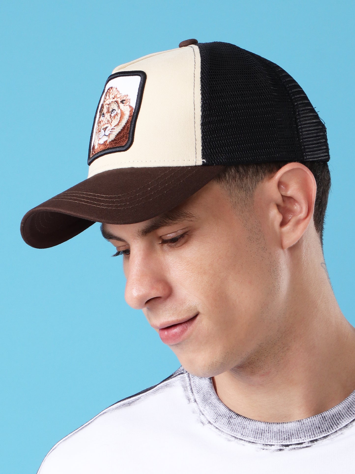 King Lion Embroidered Trucker Cap – Beige & Brown