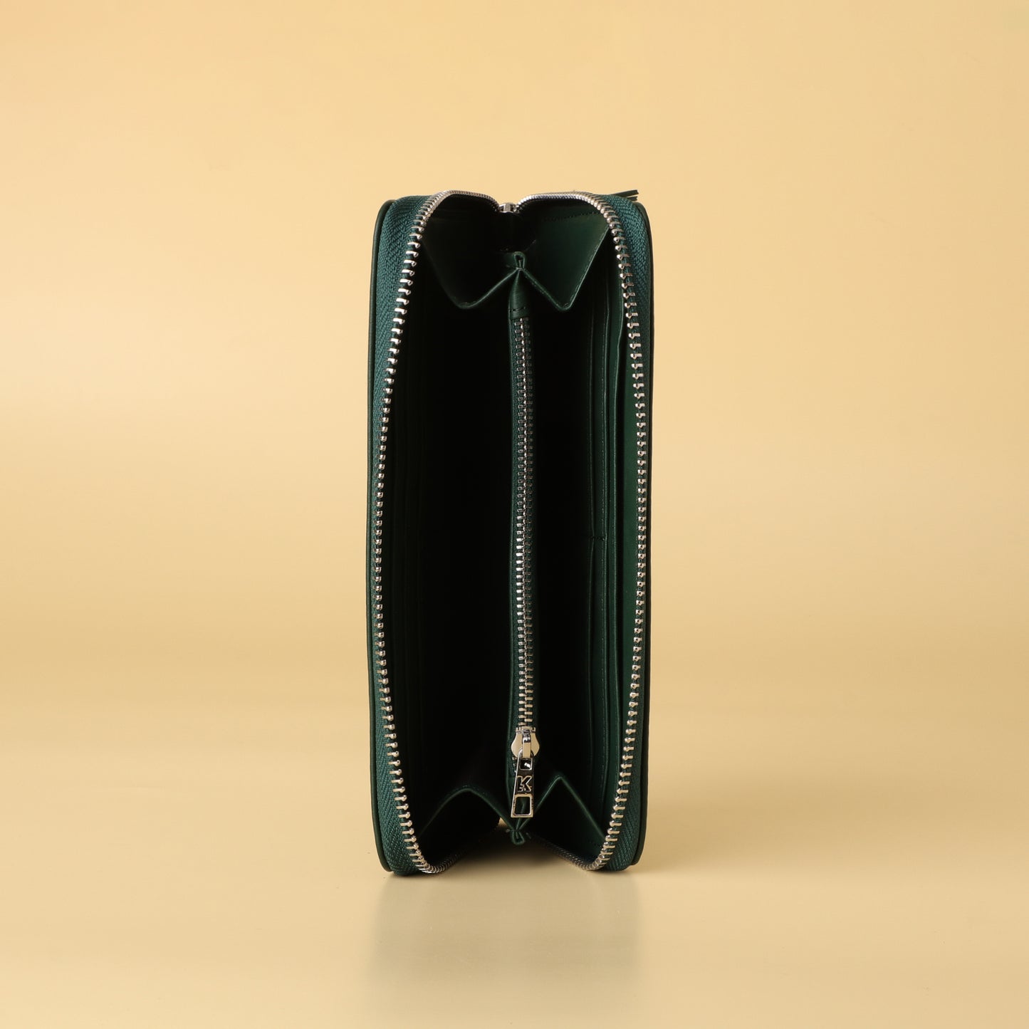 Lagerfeld Paris Green Zip-Around Wallet – Elegant Designer Women’s Wallet