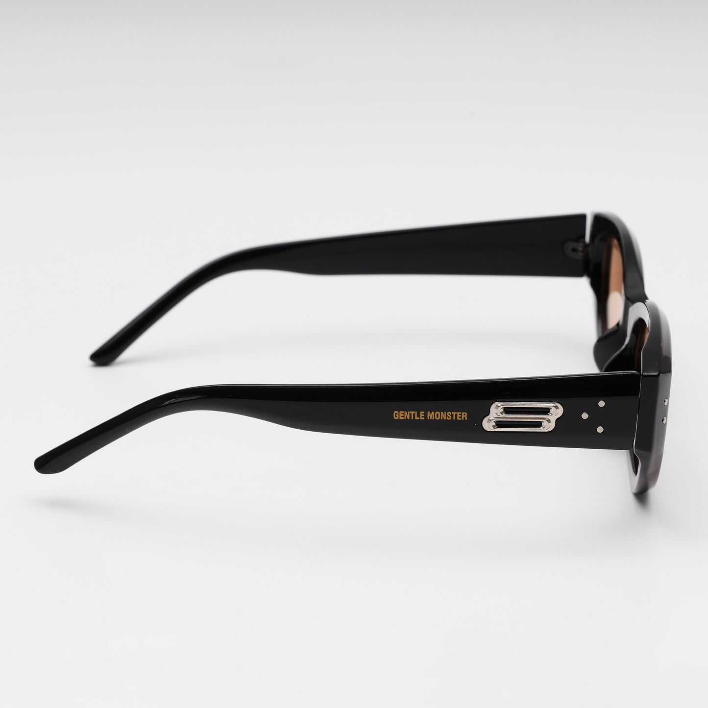 Gentle Monster Modern Cat-Eye Sunglasses