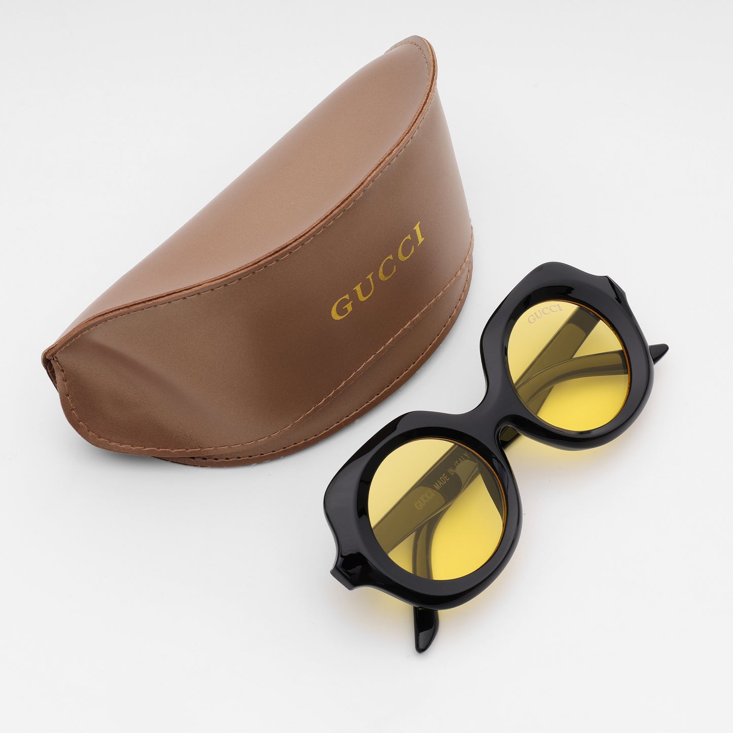 Signature Round Sunglasses in Smoky Crystal