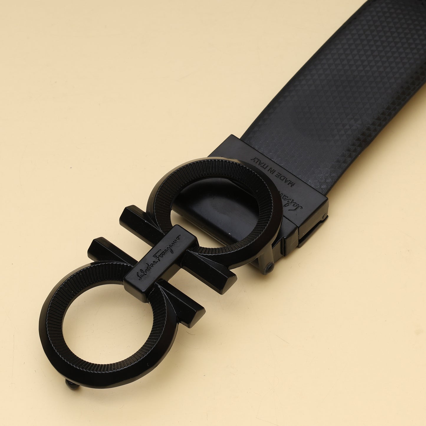 Noir Loop Statement Belt