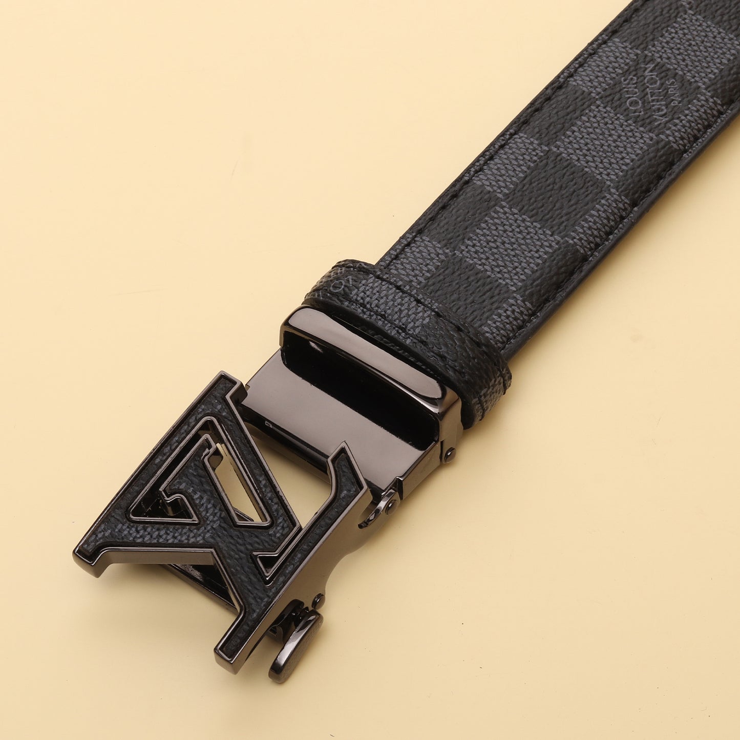 Vuitton Damier Graphite Belt