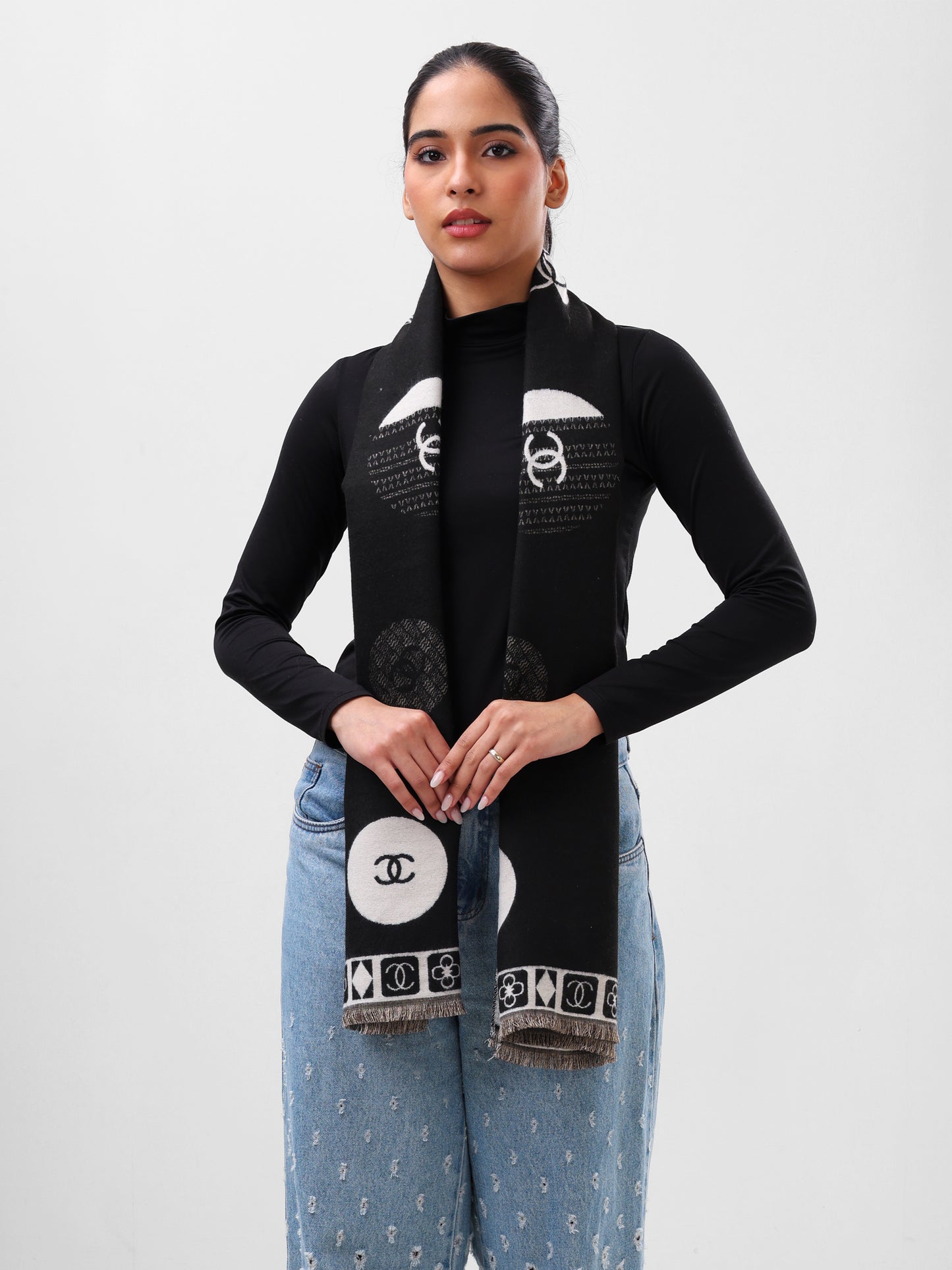 Noir Icon Border Scarf