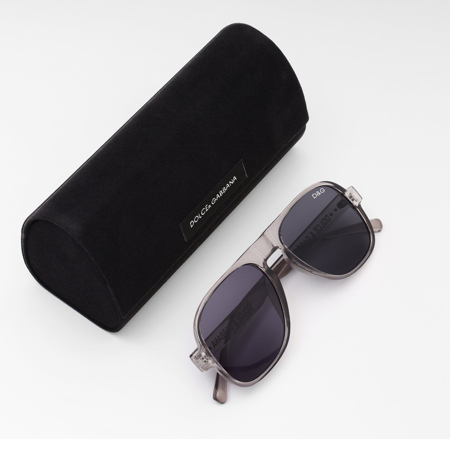 D&G Vintage-Inspired Aviator Sunglasses