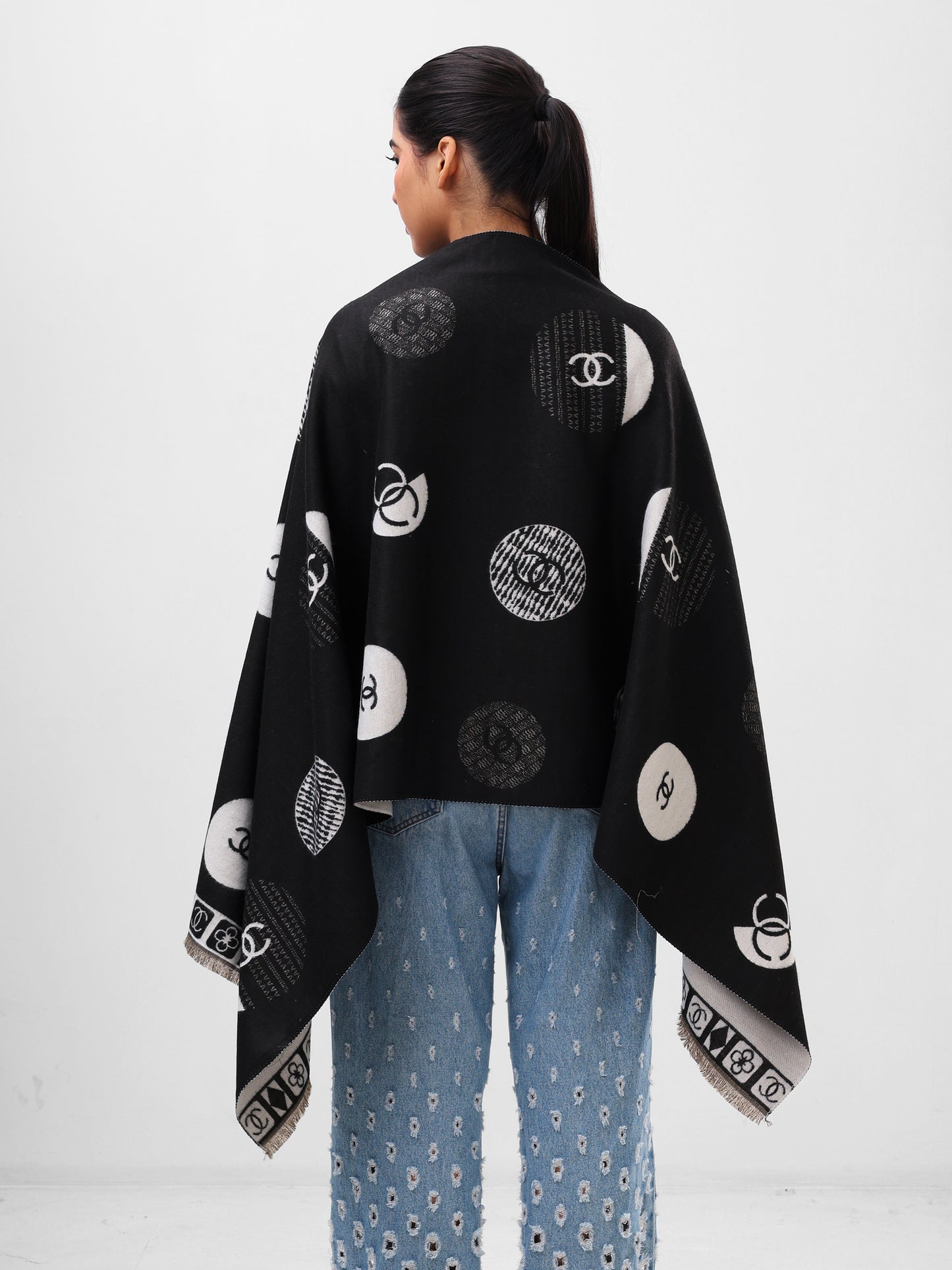 Noir Icon Border Scarf